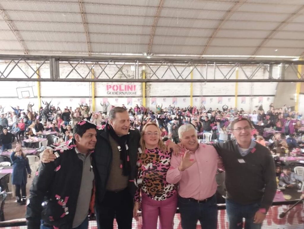 «Multitudinario cierre de campaña de Glenda Seifert y Juan Carlos Polini en Pampa del Infierno, Chaco»