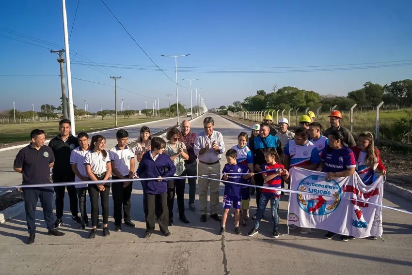 Capitanich inauguró 1.000 metros de pavimento en la avenida Marconi: «La inversión que hacemos es de excelencia»