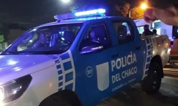 TIROTEO EN PLENO CENTRO EN SAENZ PEÑA: atacaron el auto de un joven a balazos a un auto y huyeron.