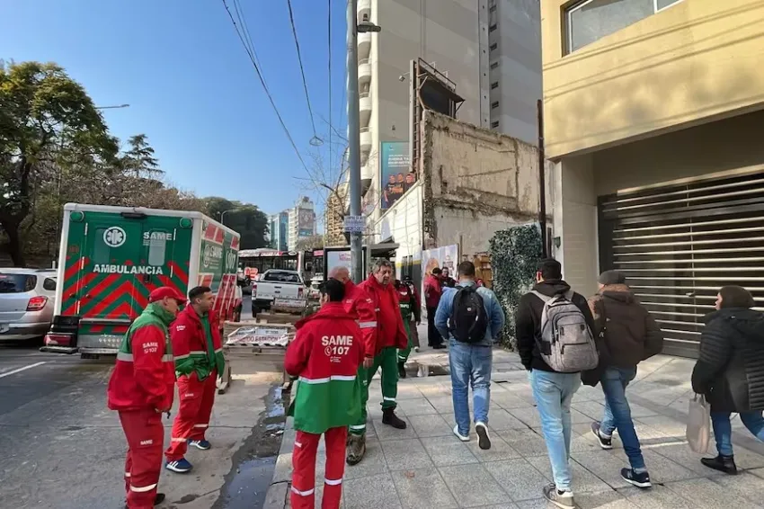 Pánico en Buenos Aires: un hombre empezó a disparar a los peatones desde su balcón